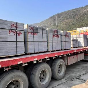 大连 芝麻灰地铺石出货日常