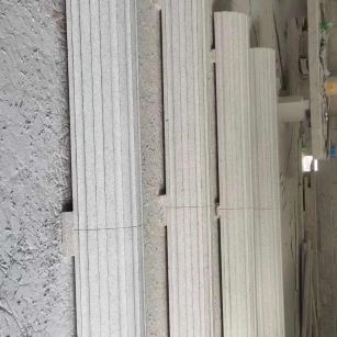 大连 花岗岩厂家带你看白麻花岗岩门楼大柱柱皮