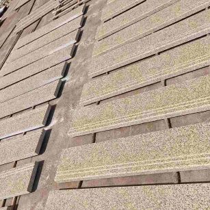 大连 黄金麻花岗岩光面楼梯踏步