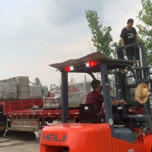 大连 黄金麻冰裂纹，地铺石装车