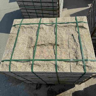 大连 黄金麻花岗岩石材自然面蘑菇石成品