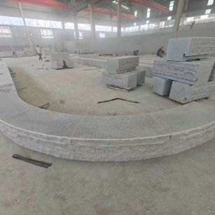 大连 芝麻白异形坐凳，自然面光面弧形加工