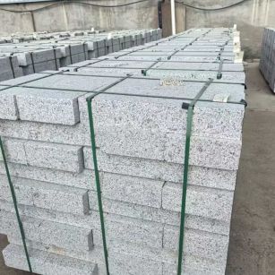 大连 白麻花岗岩路沿石，弧形路沿石，道牙石，马路牙子，界石，路缘石，平沿石，直岩石，平缘石等