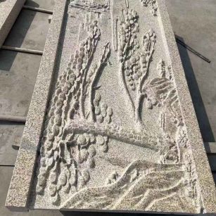 大连 黄金麻雕刻板浮雕迎客松