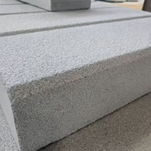 大连 芝麻灰荔枝面路沿石