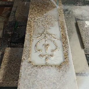 大连 黄金麻花岗岩异形加工雕刻栏杆大柱