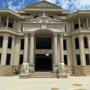 大连 黄金麻别墅外墙干挂，大柱，大象，蘑菇石，雕花板