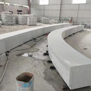 大连芝麻白花岗岩石板材 园林光面弧形坐凳