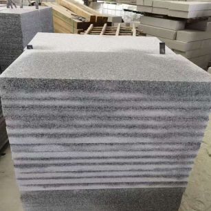 大连 芝麻白5公分火烧地铺成品，900*400，规格可定制