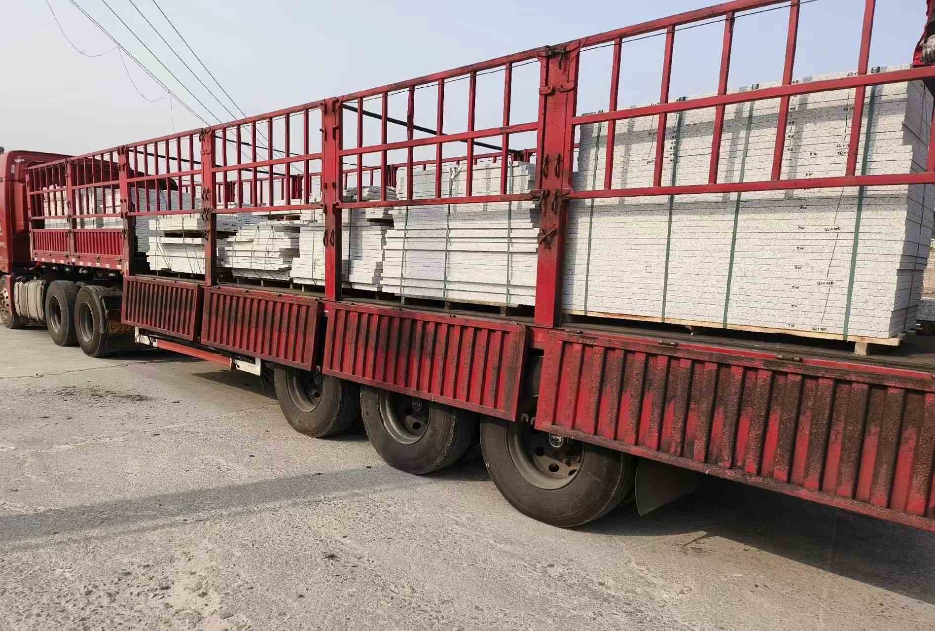 大连 白麻荔枝面外墙干挂，工厂装车日常