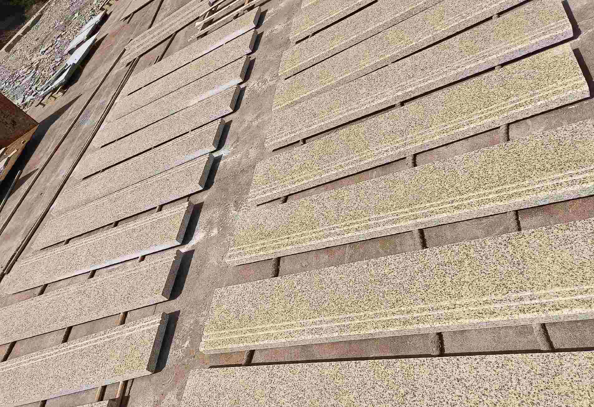 大连 黄金麻花岗岩光面楼梯踏步