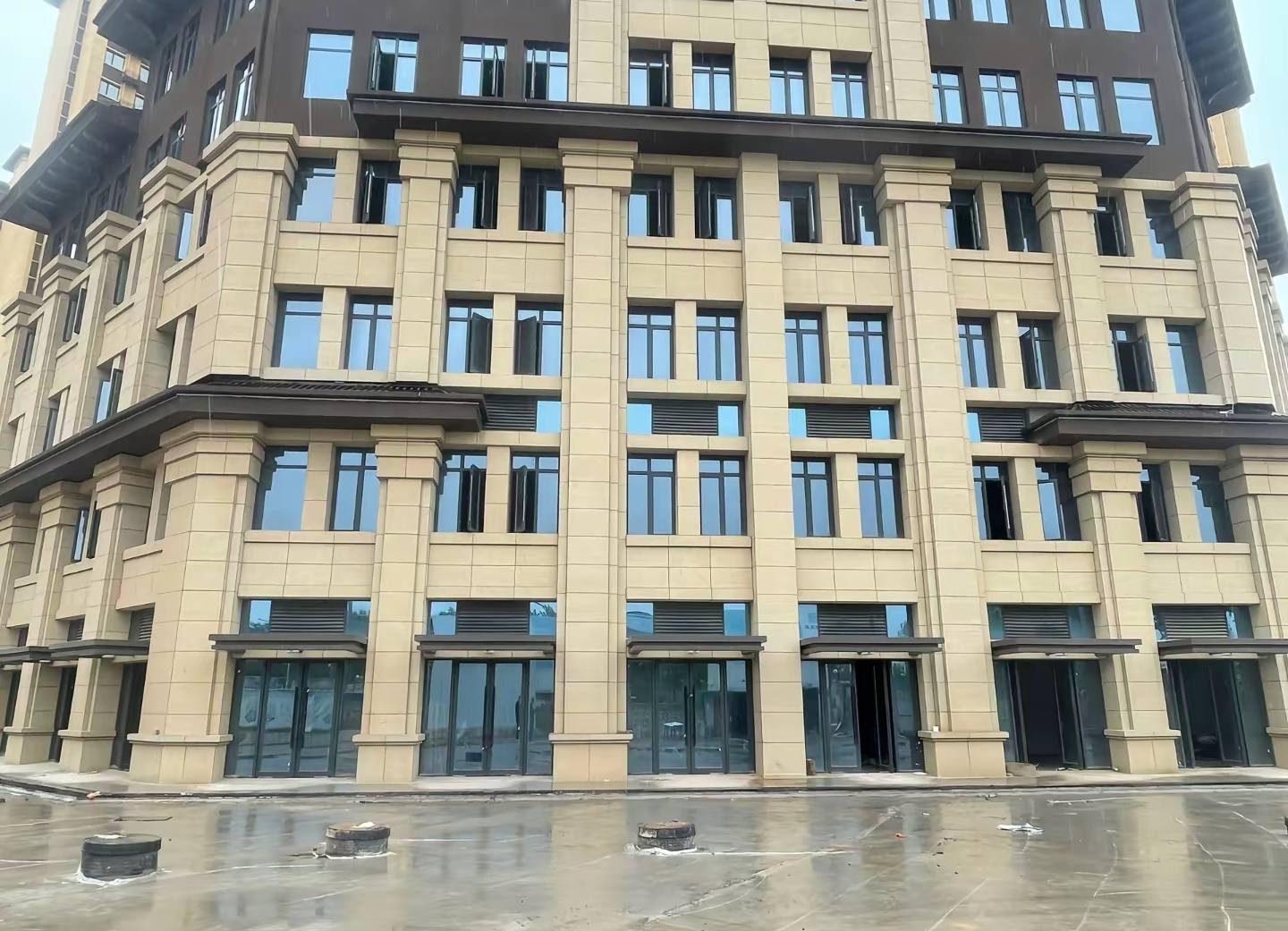 大连 黄金麻花岗岩荔枝面小区外墙干挂