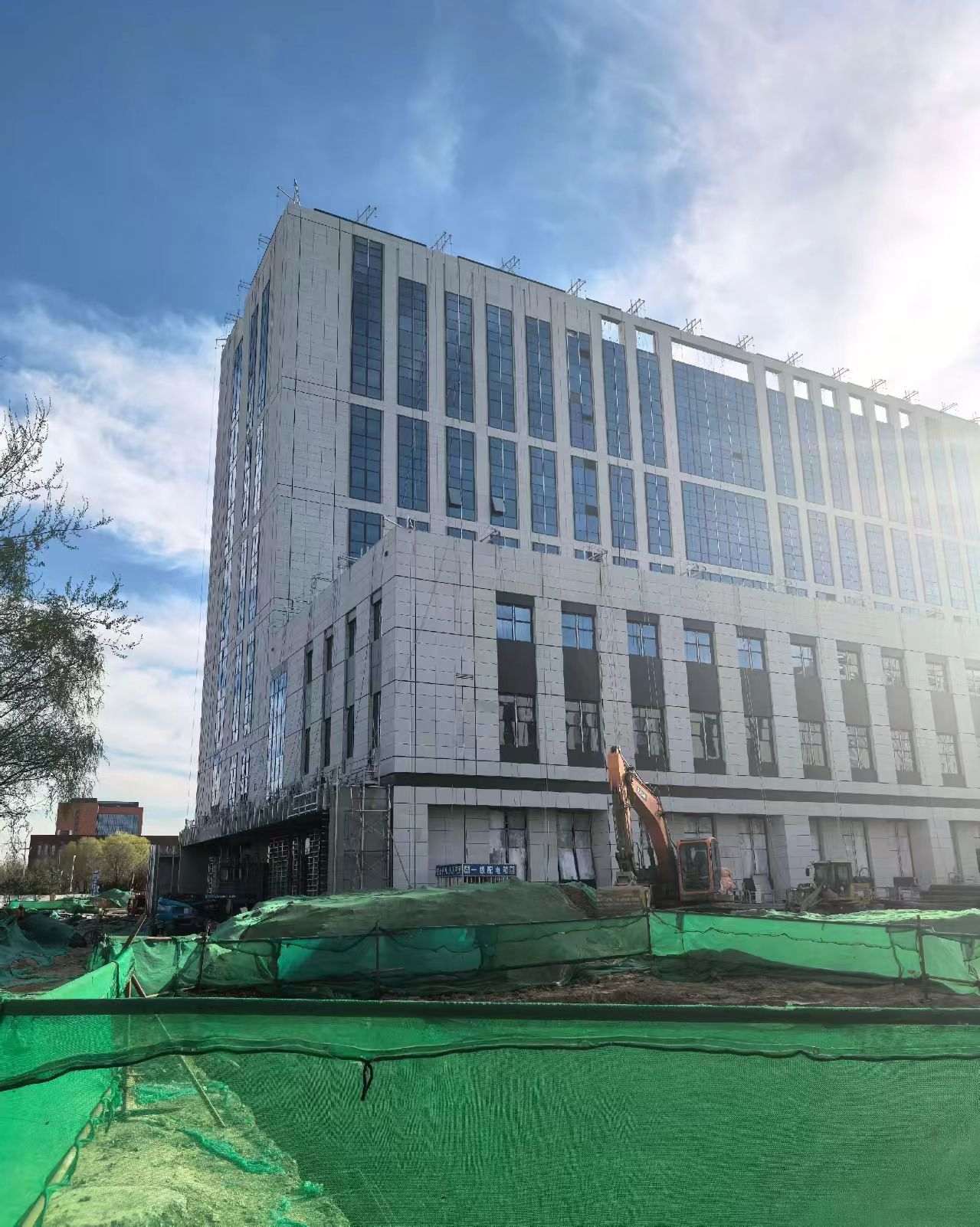 大连 白麻花岗岩石材外墙干挂