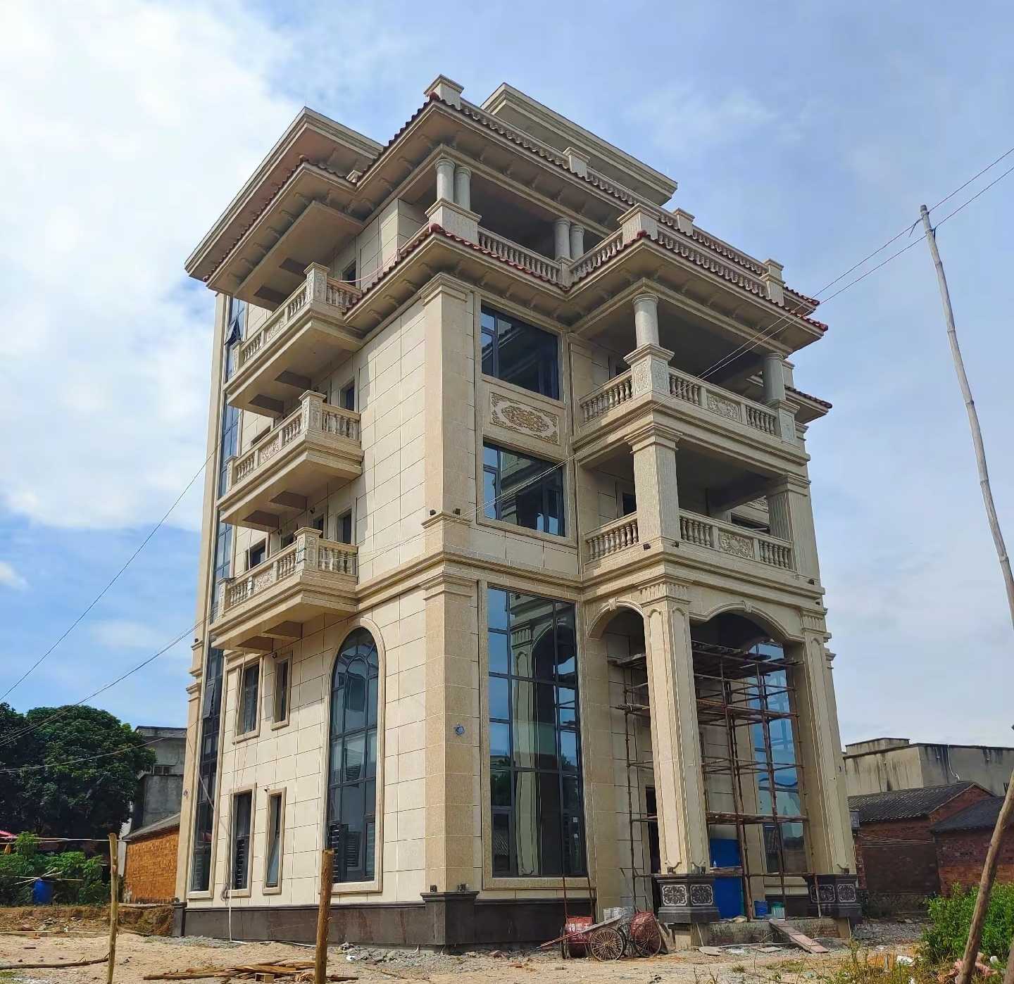 大连 黄金麻花岗岩石材别墅外墙干挂搭配（雕花栏杆花瓶柱门楼罗马柱）