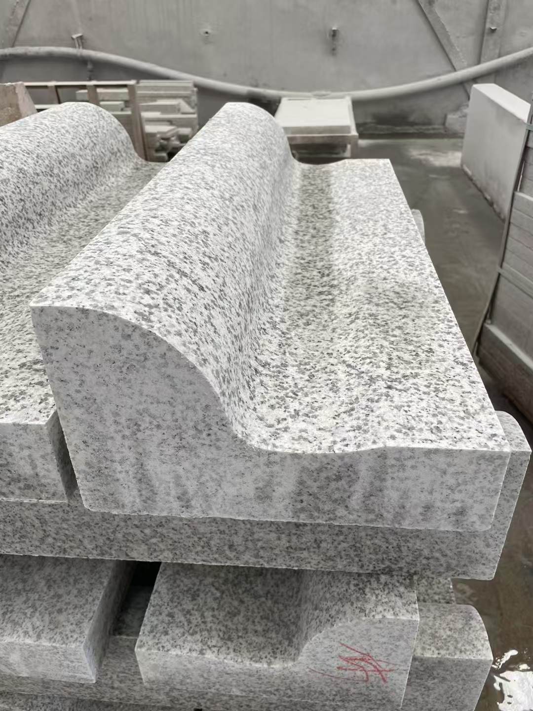 大连 白麻花岗岩S型路沿石，路侧石，马路牙子等