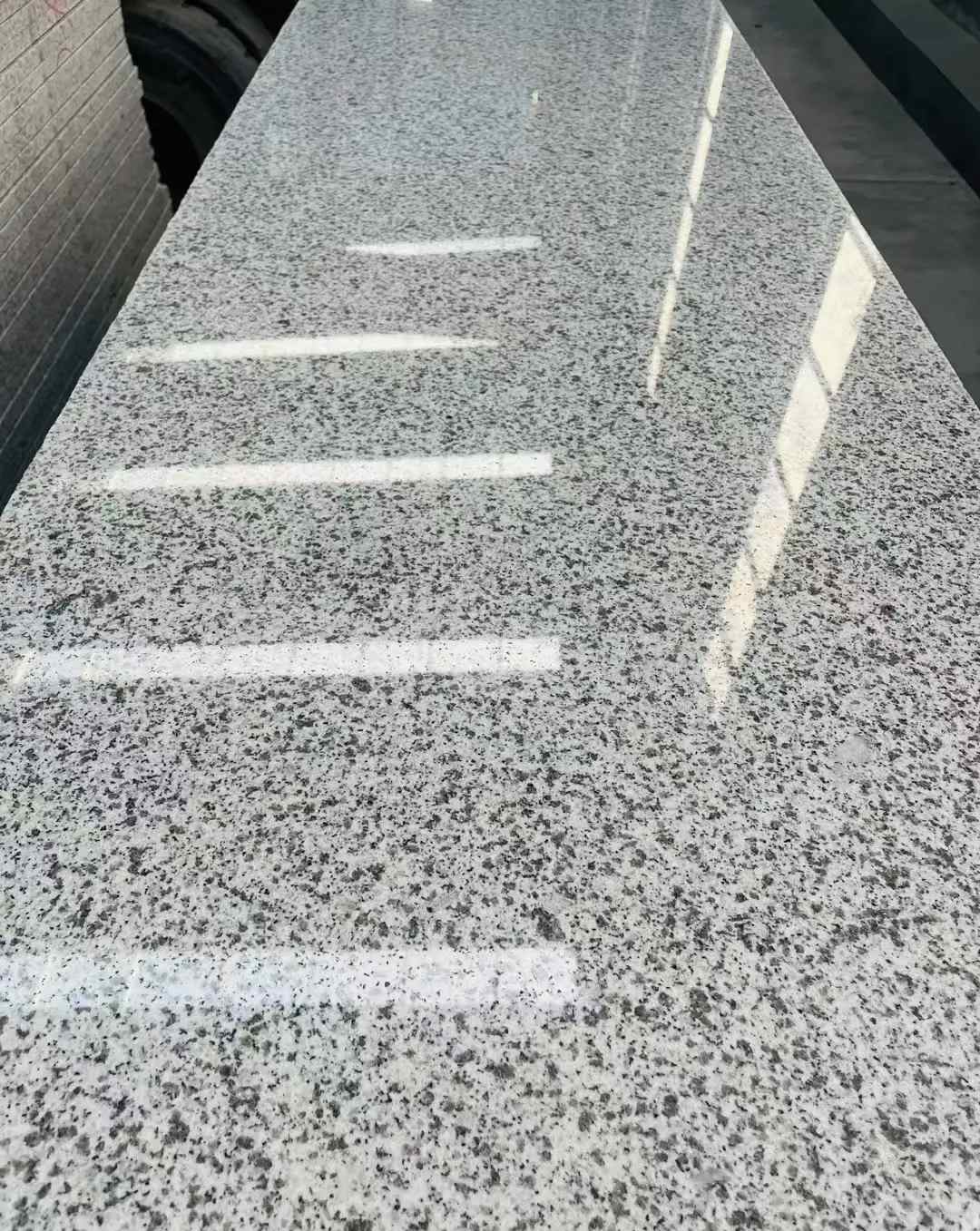 大连 白麻花岗岩光面毛板