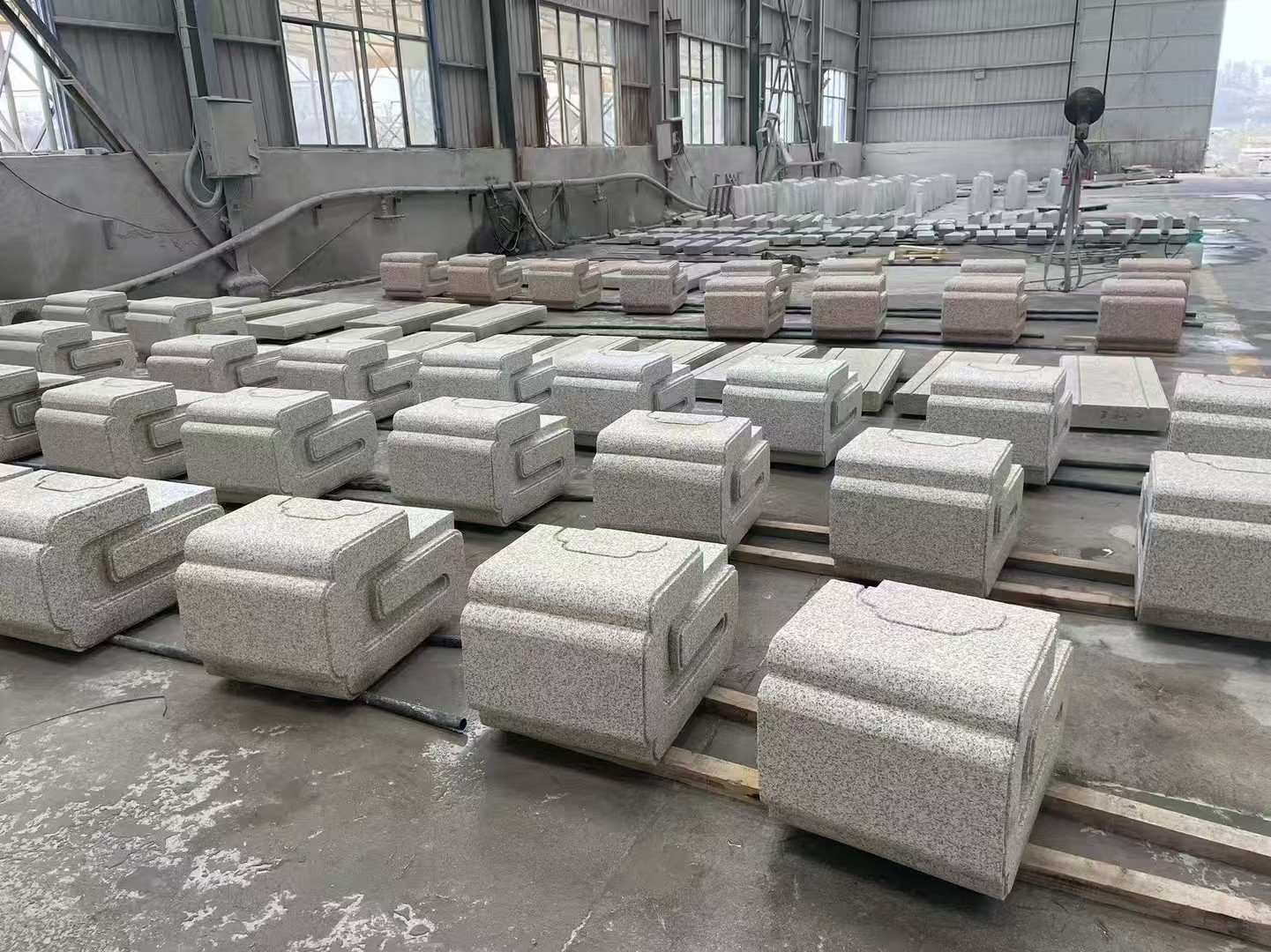 大连 白麻花岗岩异形加工-石凳，坐凳