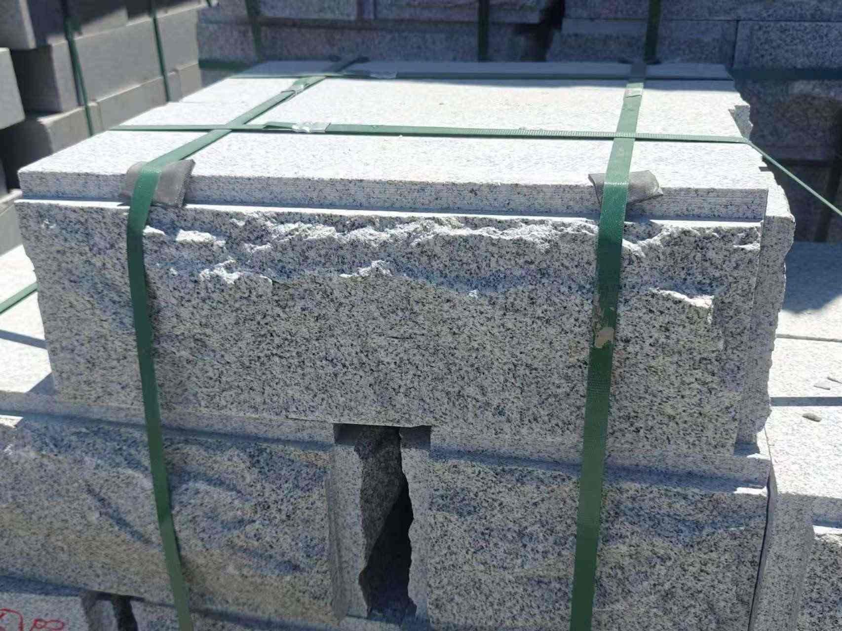 大连 芝麻白花岗岩自然面成品