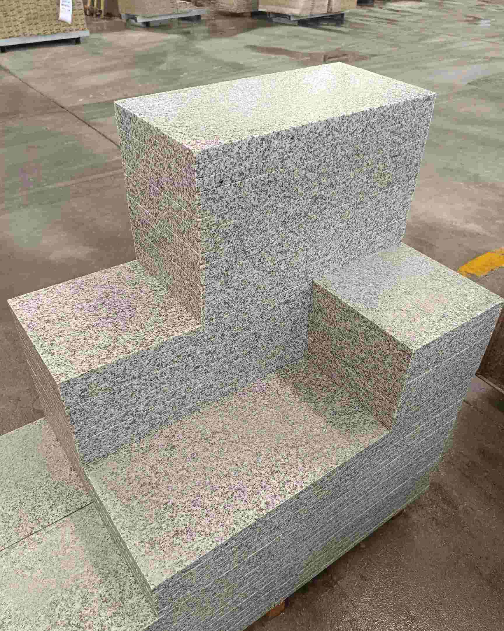 大连 白麻花岗岩荔枝面地铺石