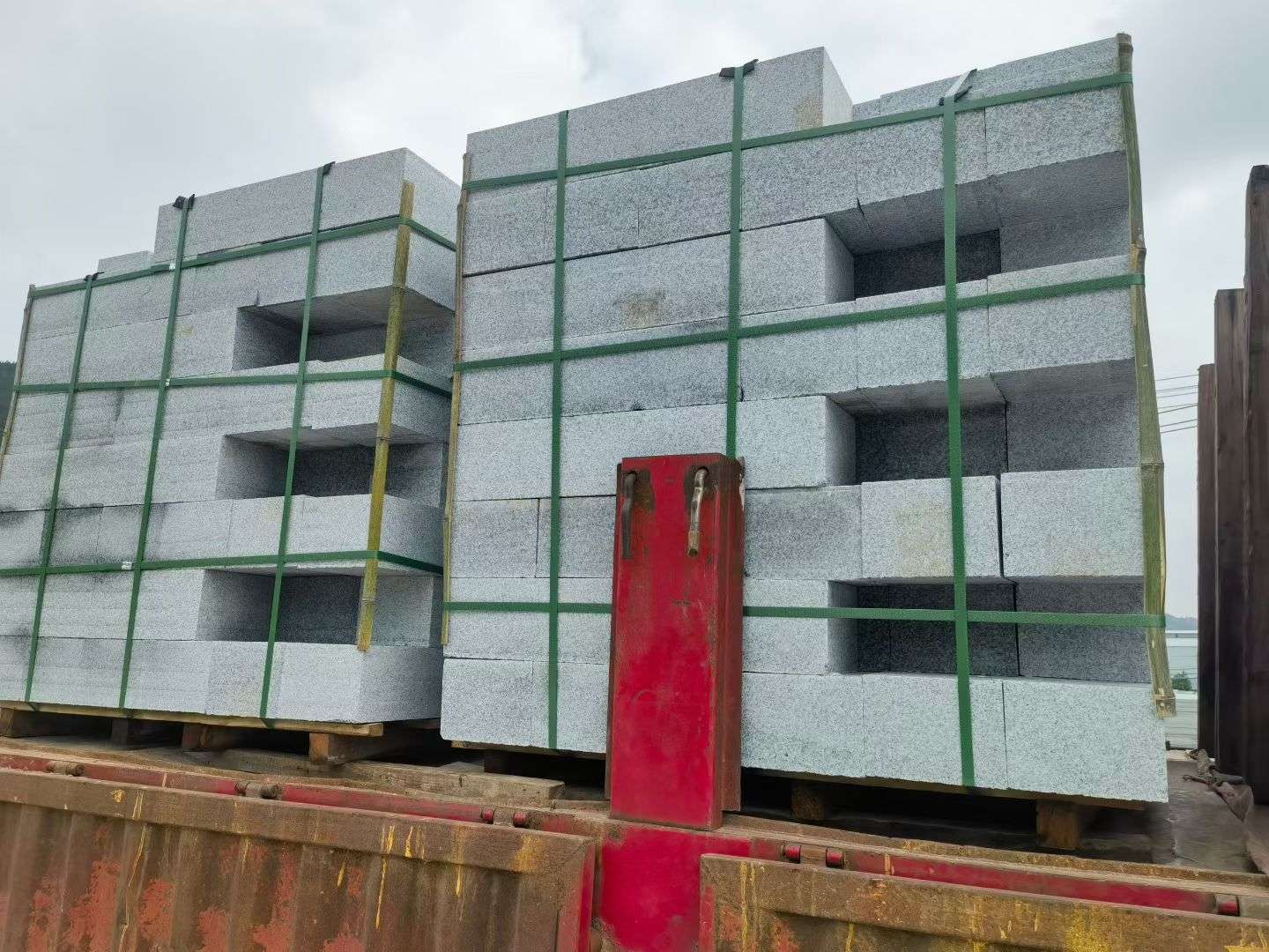 大连 芝麻白花岗岩路沿石，平石，路侧石，马路牙子，路缘石，立缘石，平缘石等