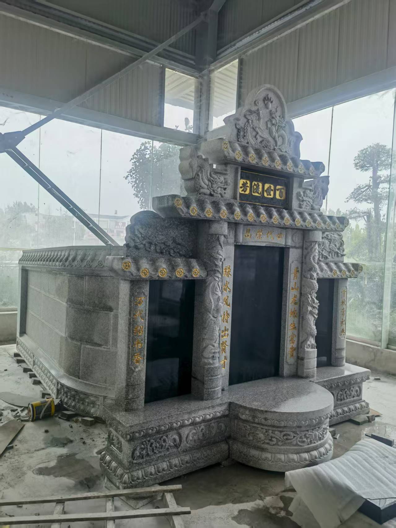 大连 芝麻白墓碑效果展示图